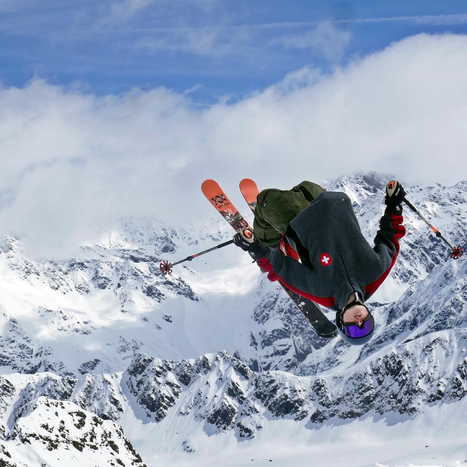 Kicker everywhere - Xaver sendet einen epischen Backflip an der Karlesjochbahn. Freeski Jugendcamp in den Osterferien im Kaunertal