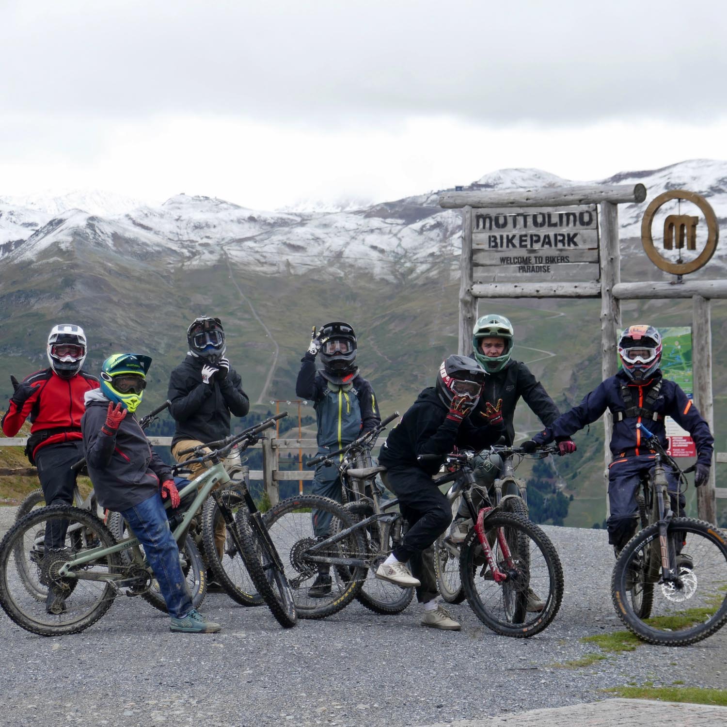 Gruppenbild beim Mountain Bike Jugendcamp in Livigno, Mottolino