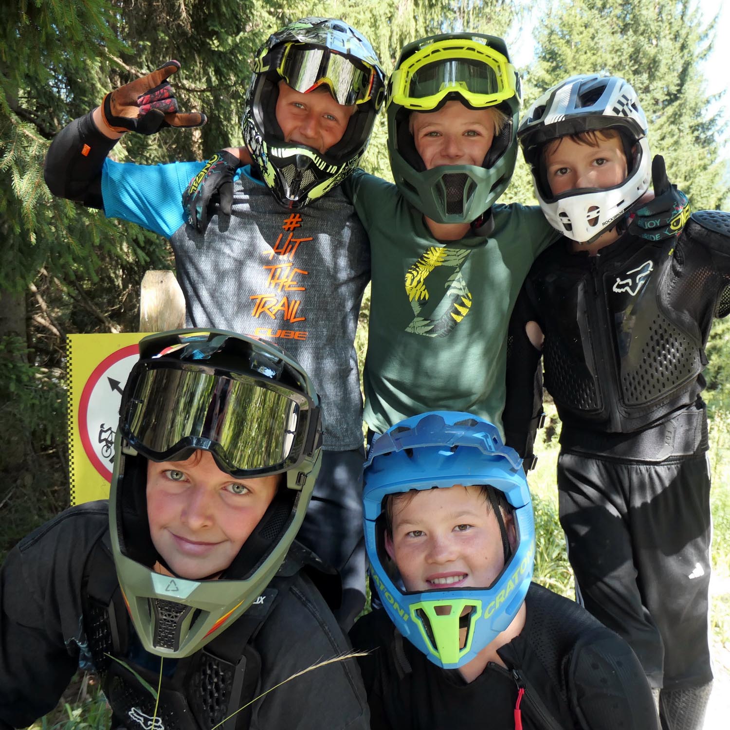 Best friends on the trails MTB Kinder und Jugendcamps bei mountain-action