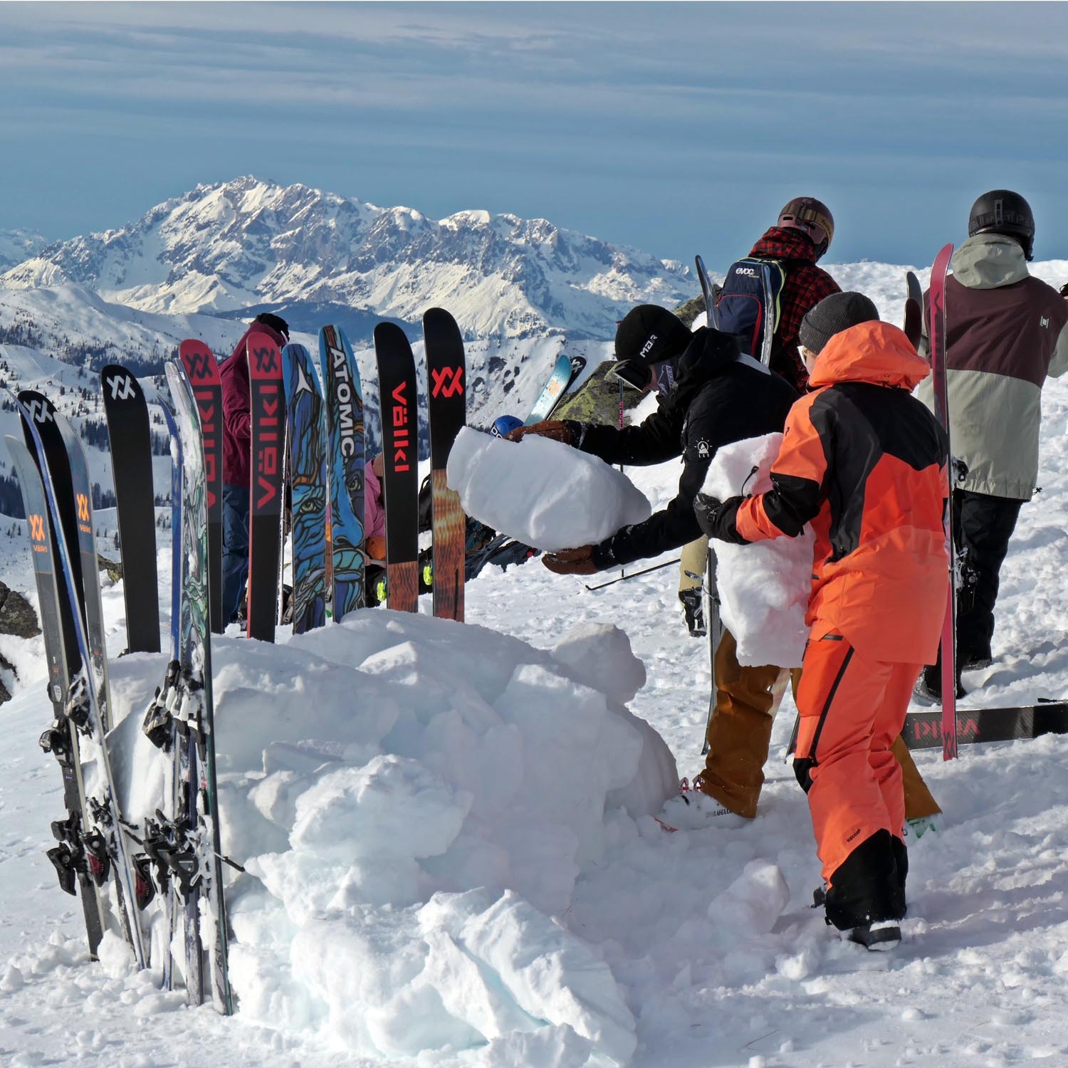 Everyday a summit - Spaß abseits der Piste. Freeride und Slopestyle Camp für Jugendliche in Obertauern in den Weihnachtsferien.