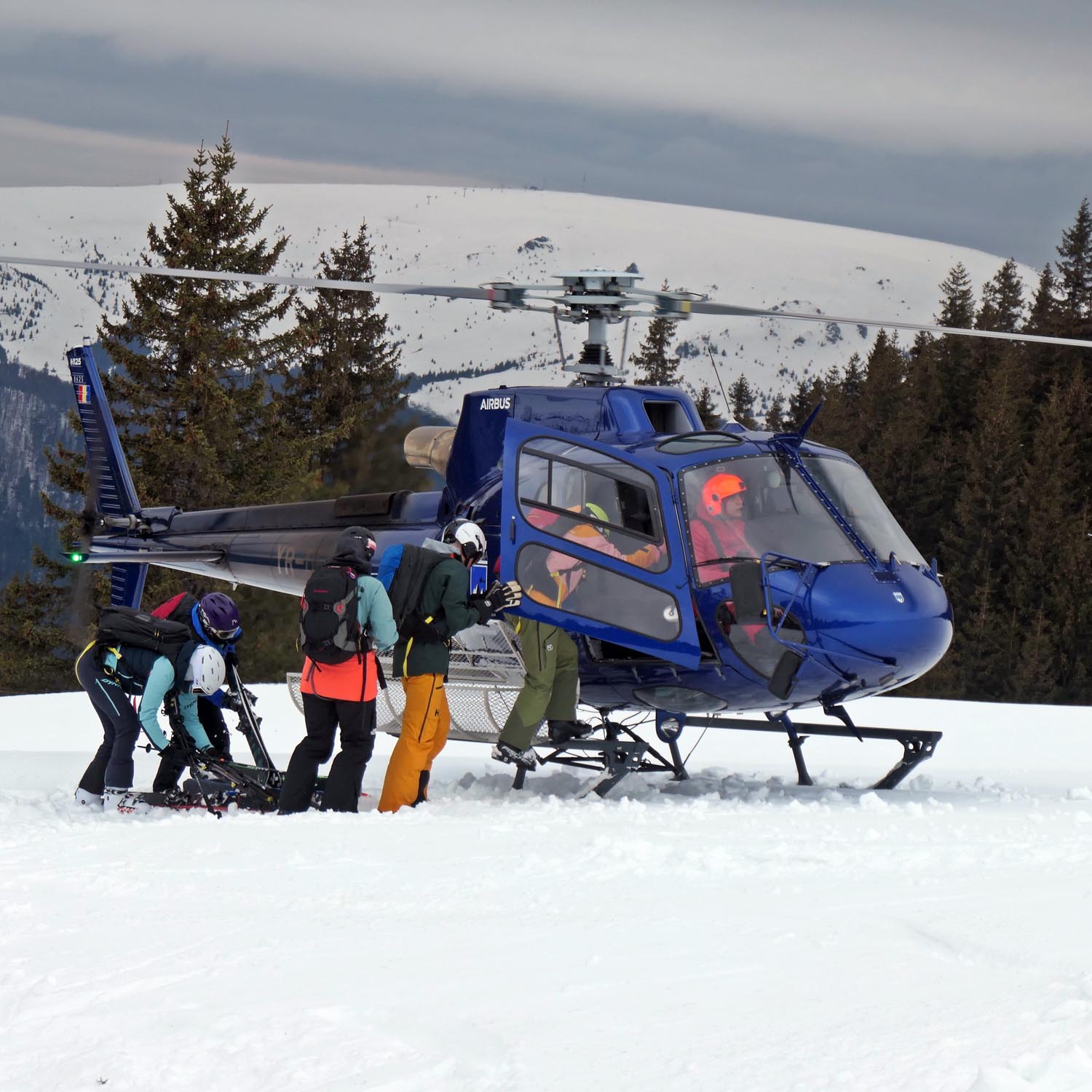 Pick-up zu neuen Lines Heliskiing Abenteuer in Romania