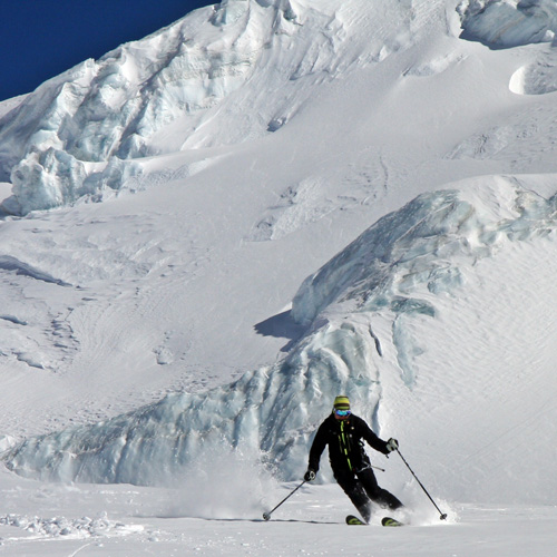 Freeride Run vor den Gletschern am Monte Rosa in Alagna
